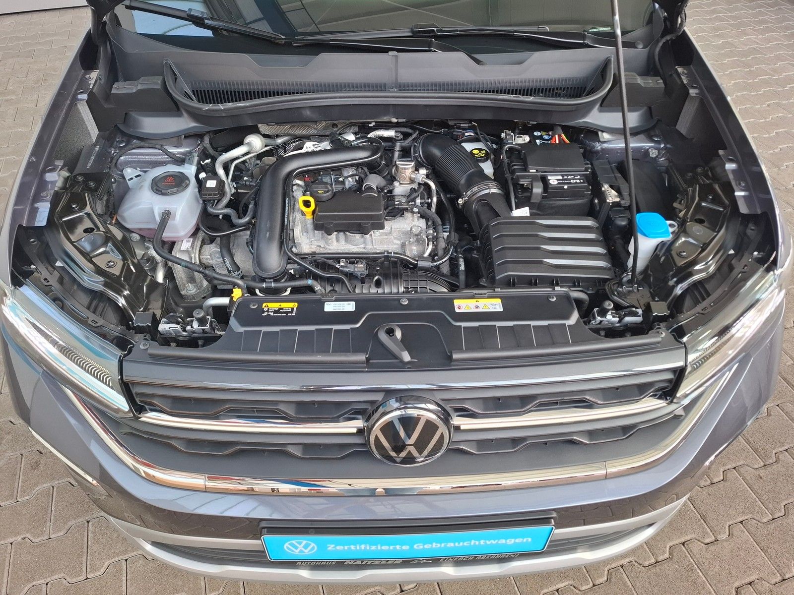 Fahrzeugabbildung Volkswagen T-Cross 1.0 TSI 85 Style DSG + AHK-IQ.Light+ACC