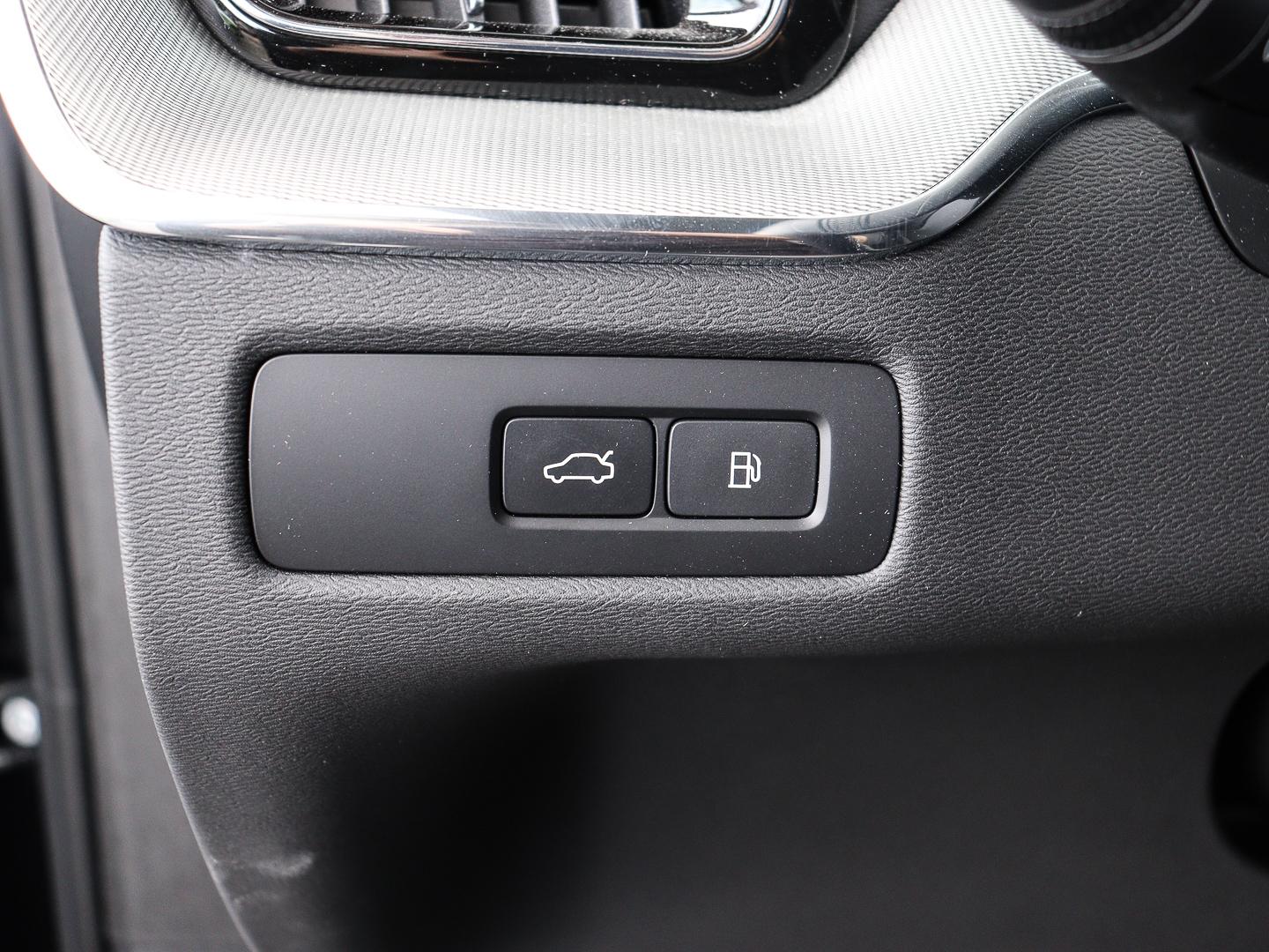 Volvo XC60 Plus Dark Recharge Plug-In Hybrid AWD T6 Tw