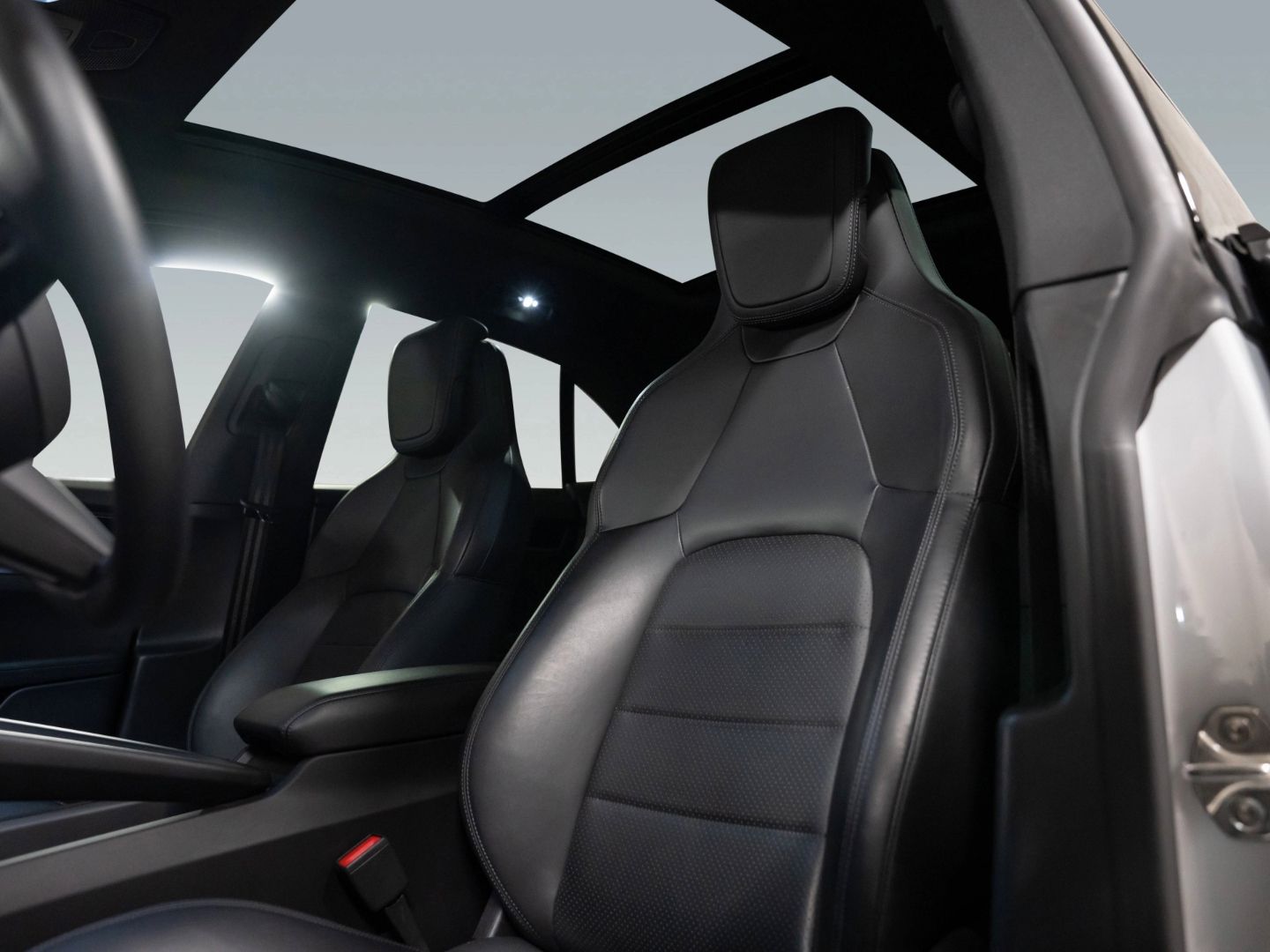 Porsche Macan Electric PASM Panorama Lenkradheizung foto 5