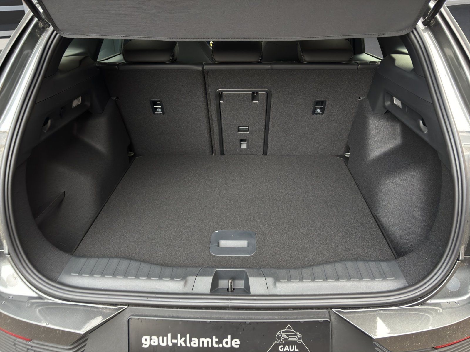 Fahrzeugabbildung Ford Explorer RWD