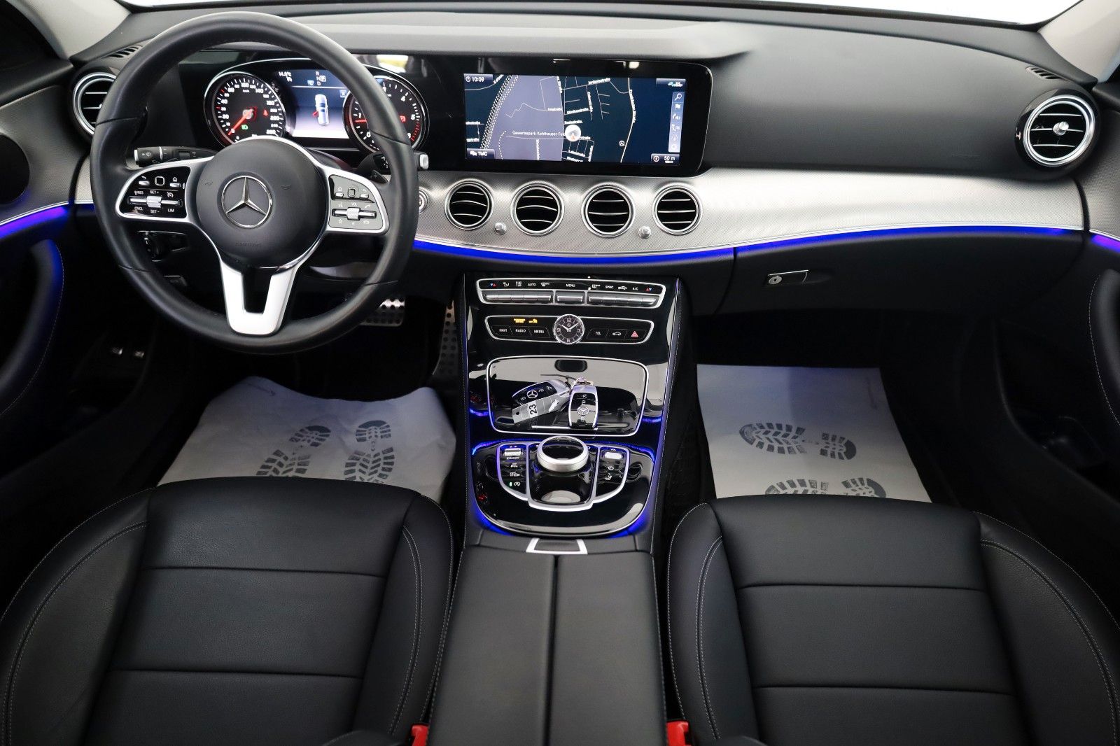 Fahrzeugabbildung Mercedes-Benz E 220d, Avantgarde, Leder,Navi,LED,SH,Kamera,AHK