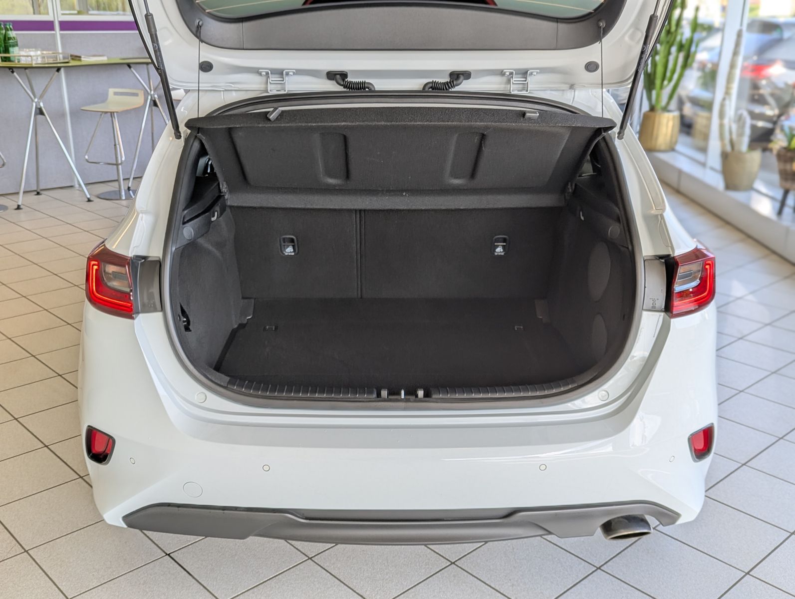 Fahrzeugabbildung Kia cee'd / Ceed 1.5 Ultimate Style-Pak. JBL ACC 7J