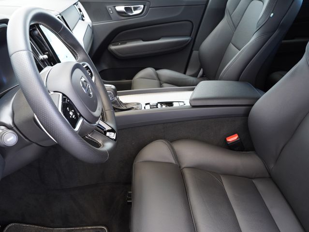 Fahrzeugabbildung Volvo XC60 D4 AWD R Design INTELLISAFE/ACC/HEAD-UP