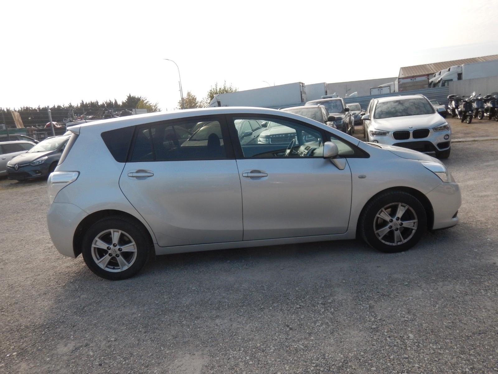 Toyota Verso 2011 — photo 17