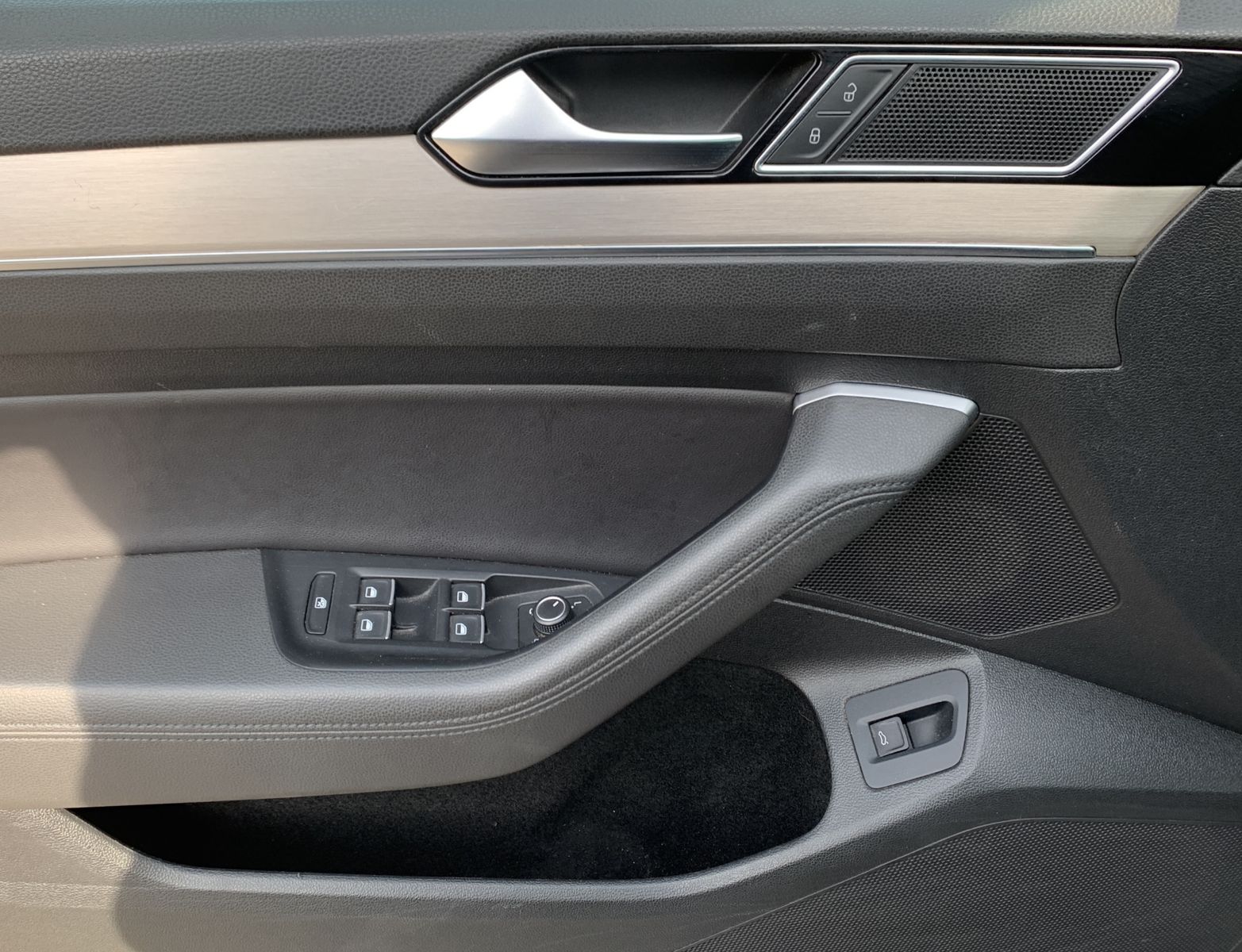Fahrzeugabbildung Volkswagen Passat Variant 2.0 TDI*Highline*AHK*STHZ*Cam*