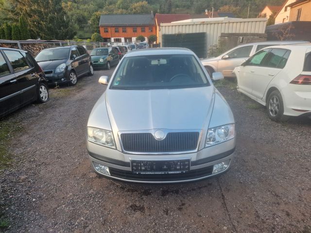 Skoda Octavia Lim. Ambiente 1.6 AHK