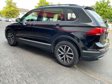 Volkswagen Tiguan - 4
