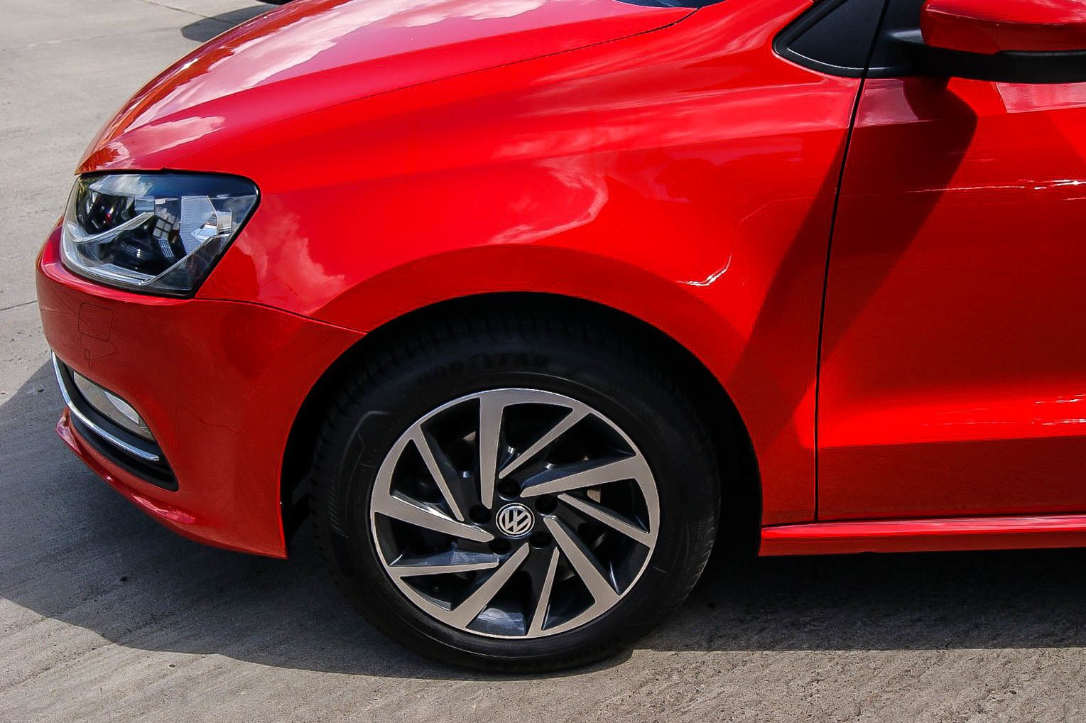 Fahrzeugabbildung Volkswagen Polo V 1.0 SOUND KLIMA SIHZG PDC TEMPOMAT 2.HAND