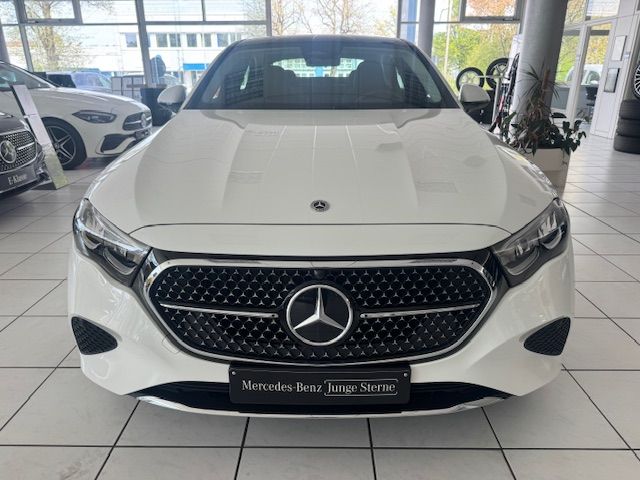 Mercedes-Benz E 220 d Avantgarde Panorama Keyless Distronic 19 foto 3