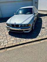 BMW E39 525 i - BMW E39 mit Benzin-Antrieb