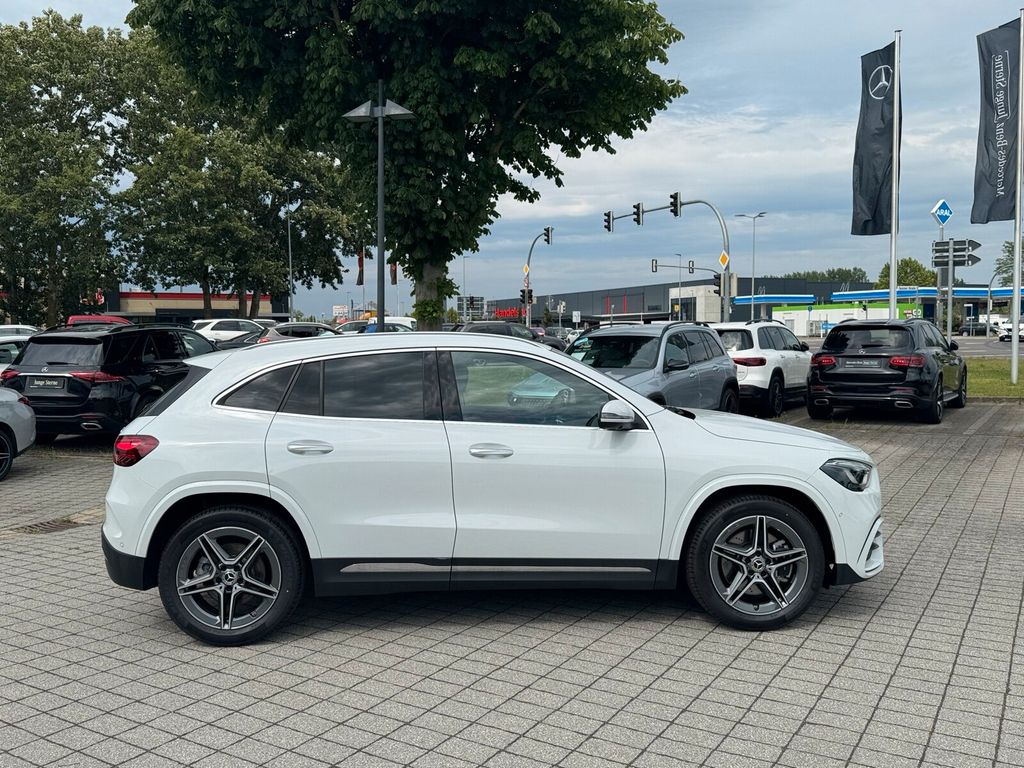 Mercedes-Benz GLA 220 d 4M AMG Premium Distro Burmester Leder