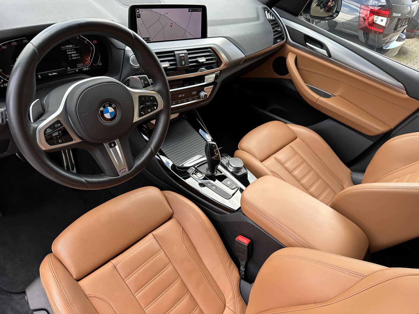 Fahrzeugabbildung BMW X3 xDrive30d M-Sport NAV+LED+PANORAMA+HUD+KAMERA