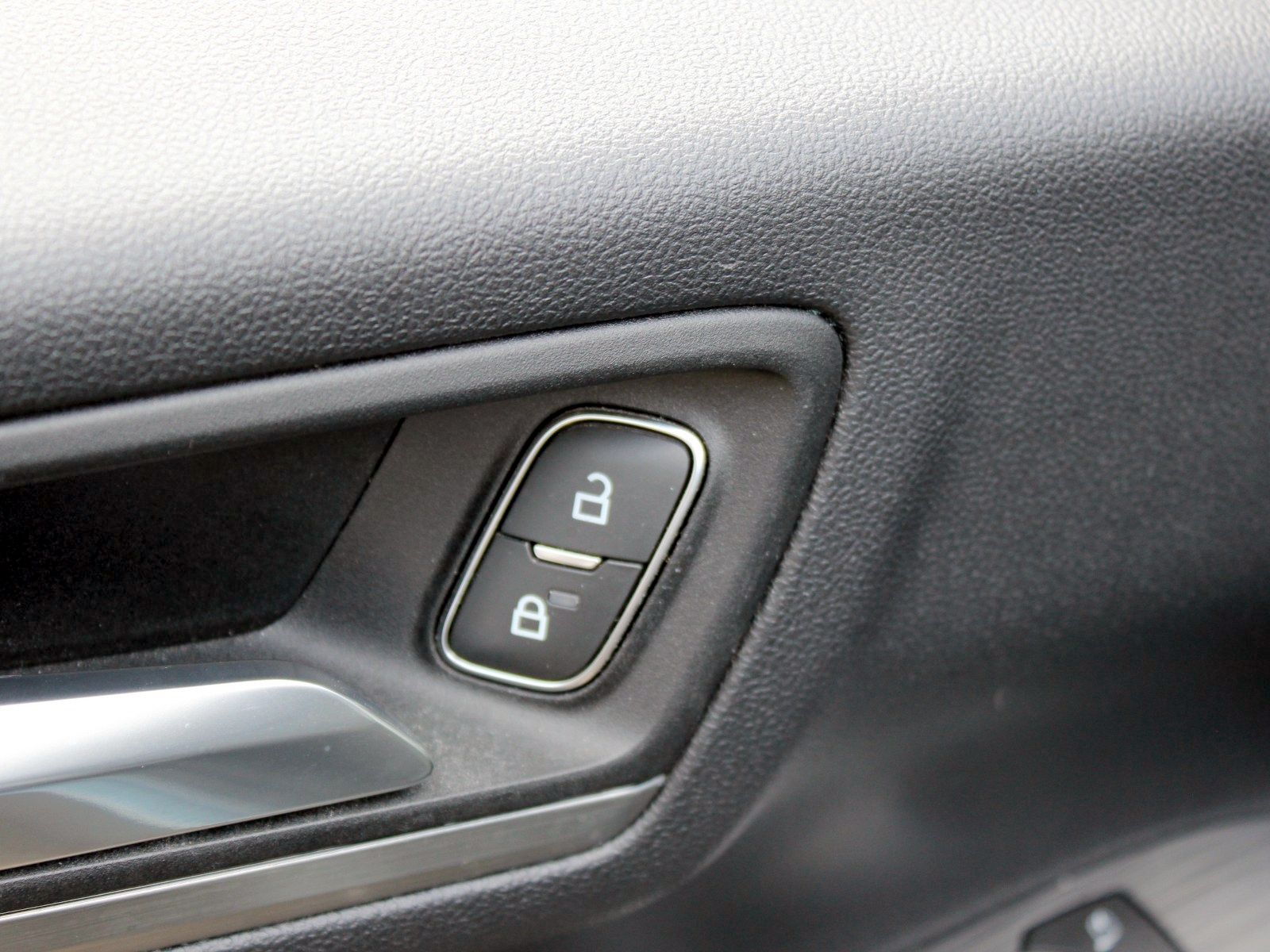 Fahrzeugabbildung Ford Kuga Plug-In Hybrid Titanium 2,5 Duratec