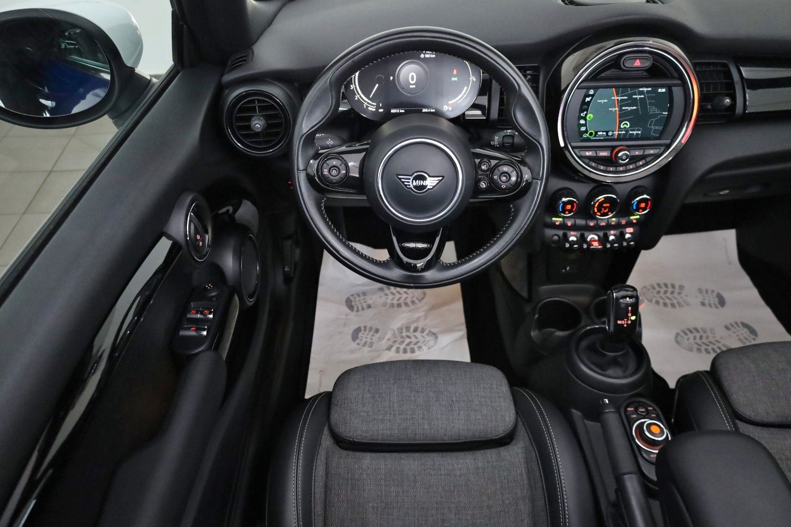 Fahrzeugabbildung MINI COOPER Cabrio, Chili, T.Leder,Navi,LED,Kamera+WR