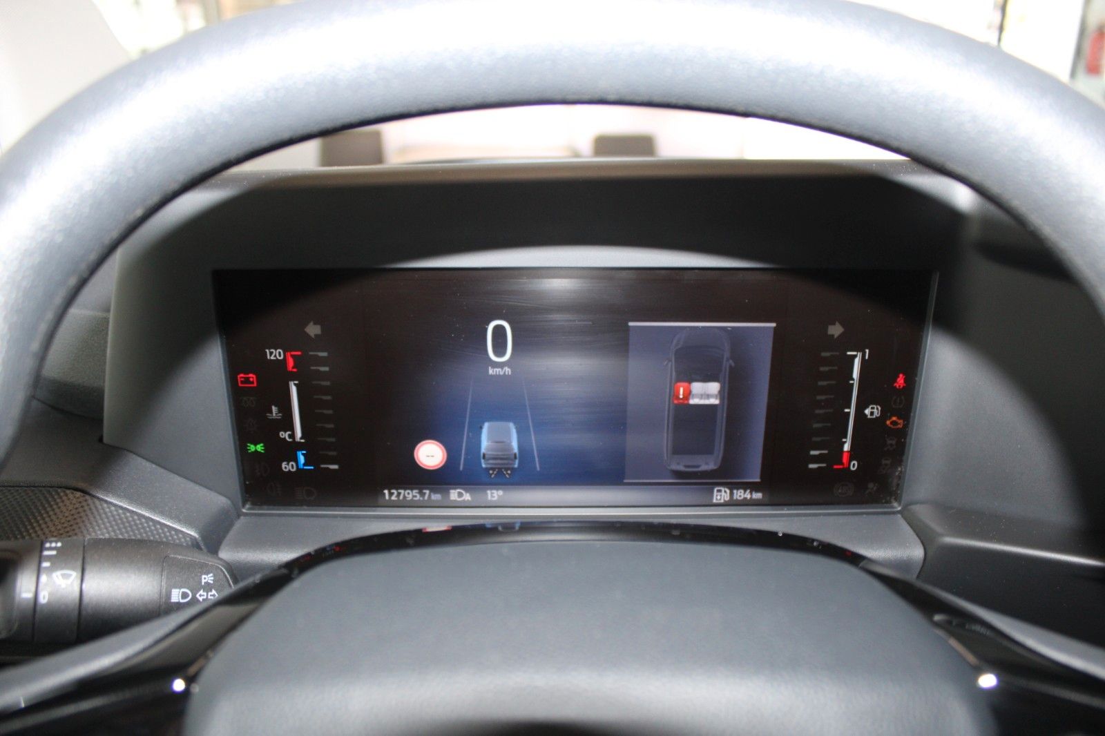 Fahrzeugabbildung Ford Transit Custom L1 Kasten LED AHK TechnologiePak2
