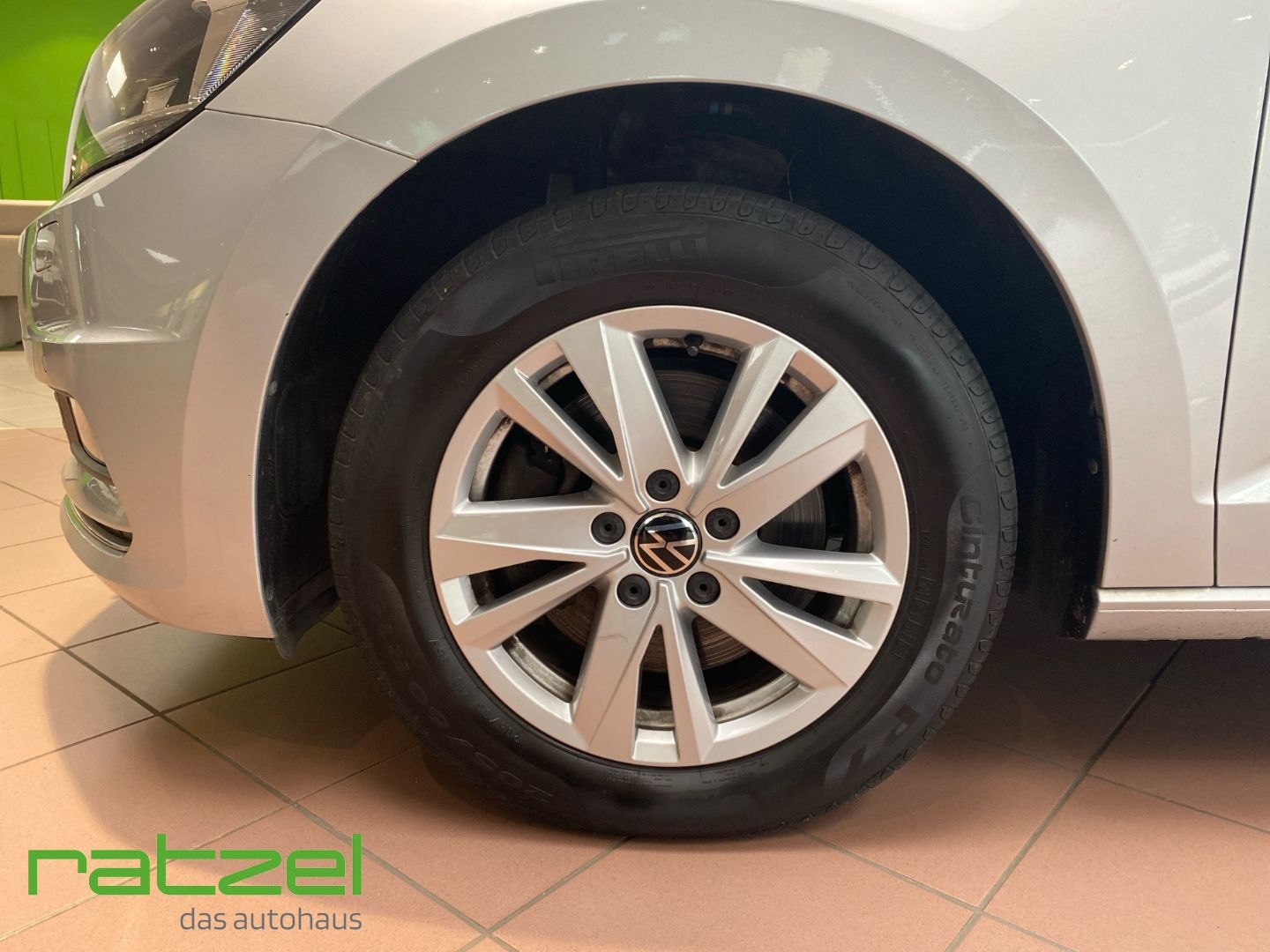Fahrzeugabbildung Volkswagen Touran Highline 1.5 TSI DSG 7-Sitze ACC EasyOpen