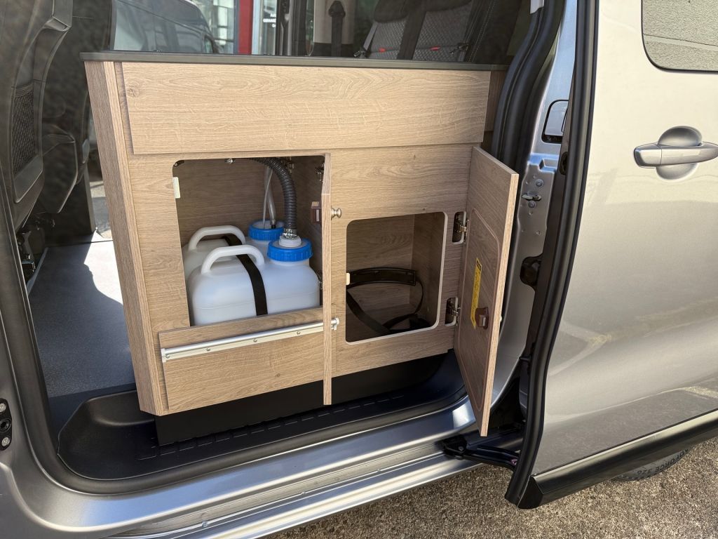 Fahrzeugabbildung Citroën Spacetourer Holidays Diesel 180 Autm.
