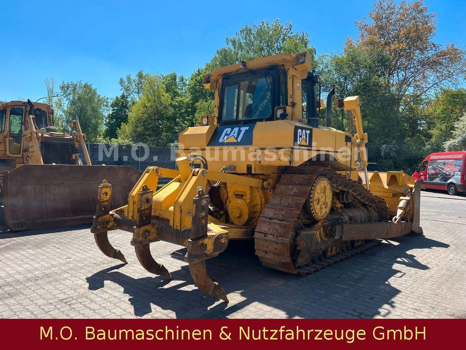 Fahrzeugabbildung CAT D6 T XL  / 4. Wegeplanierschild /Ripper /