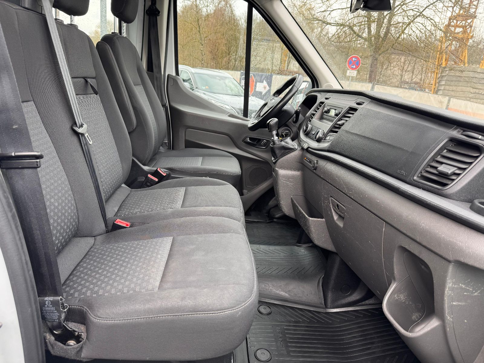 Fahrzeugabbildung Ford Transit 350 L3H2 *'ROLLSTULL LADERAMPE*9-SITZE*