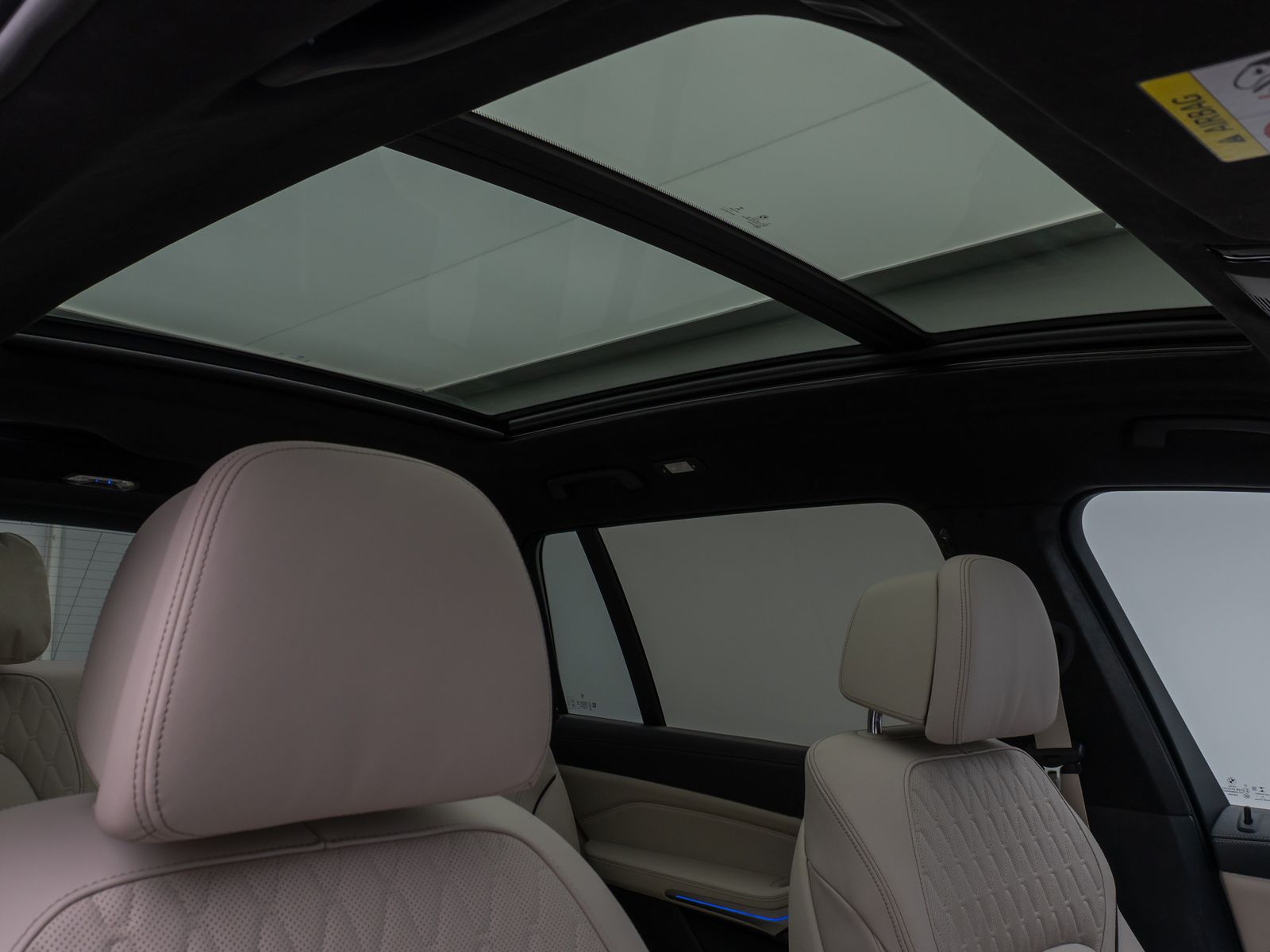 Fahrzeugabbildung BMW X7 M50i Laser 360°HUD DAB H/K SoftCL AHK 22Zoll