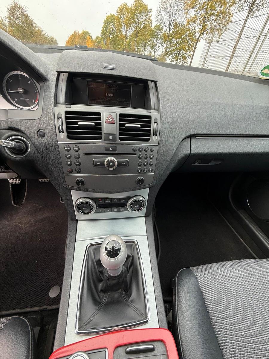 Mercedes-Benz C220 2009 — photo 9