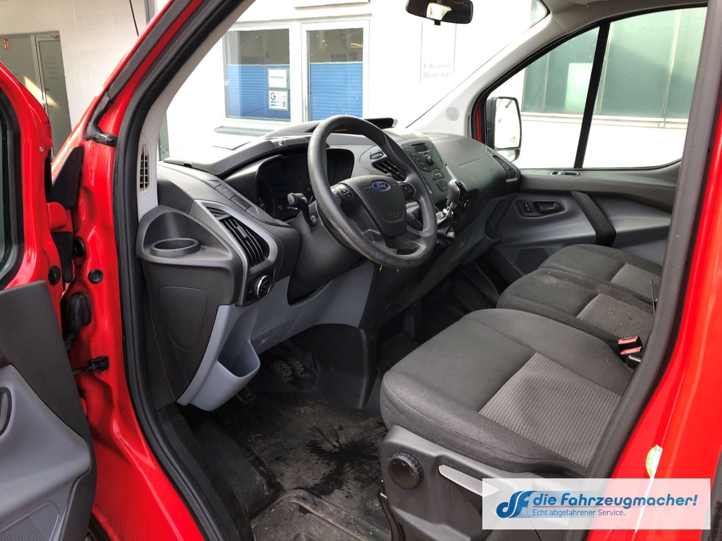 Fahrzeugabbildung Ford Transit Custom Kombi 300 L1 2.2 TDCi *1453