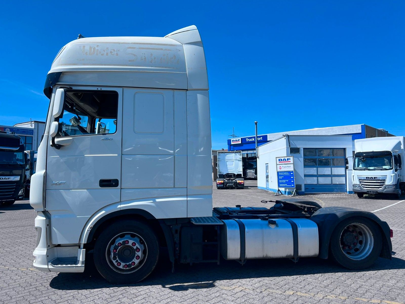 Fahrzeugabbildung DAF Low Deck XF 480 FT, Intarder
