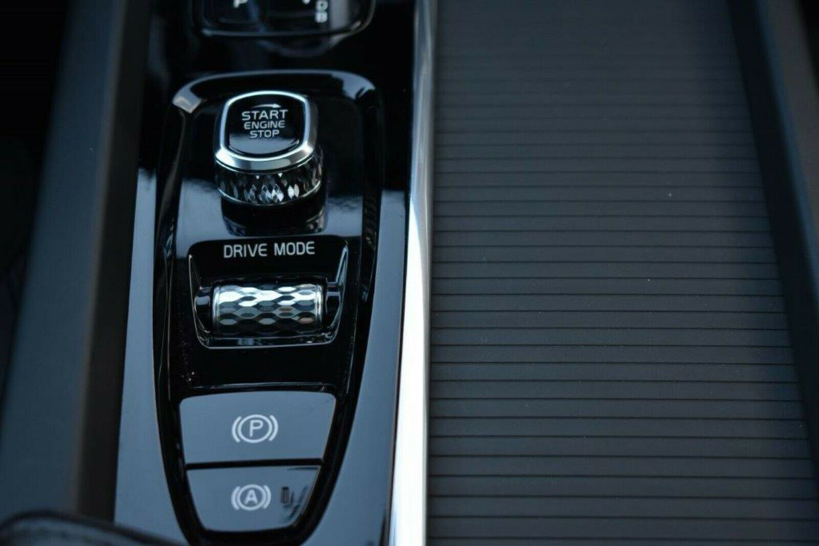 Fahrzeugabbildung Volvo XC60 T8* Inscription Style*LUFT*PANO*Mietkauf mö