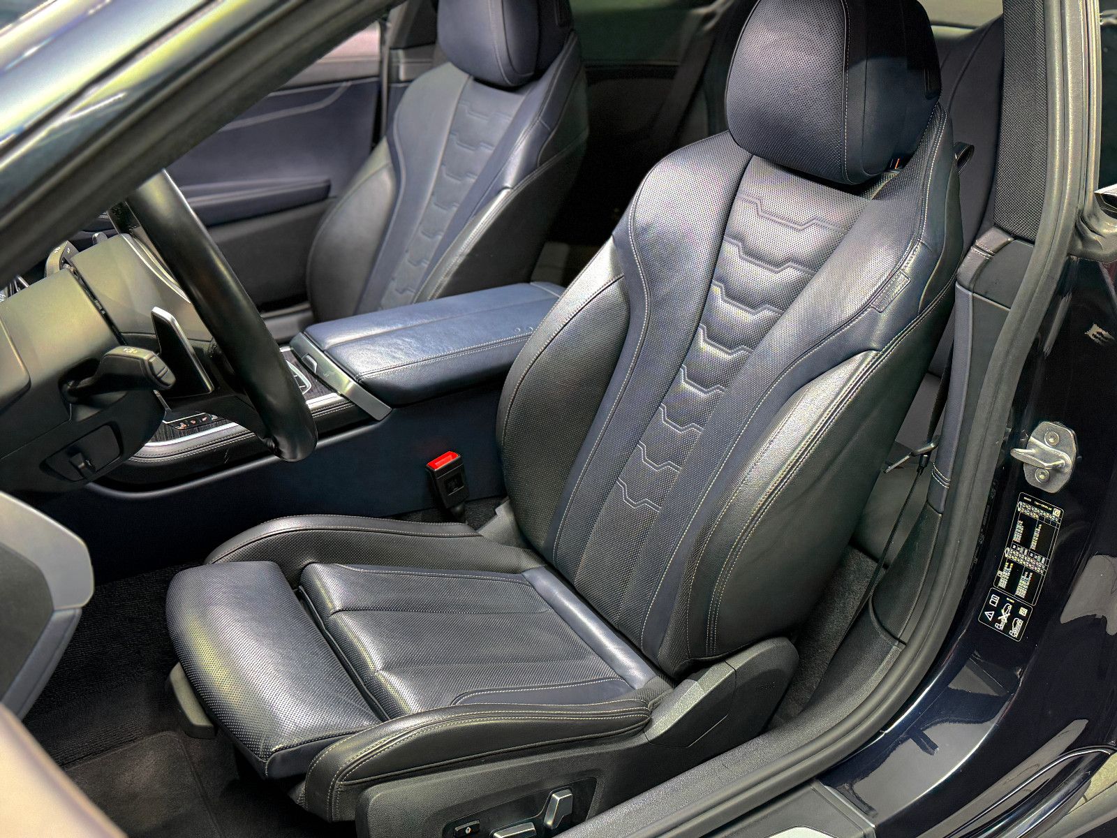 Fahrzeugabbildung BMW 840i xDrive M Sport|INDIVIDUAL|LASER|360|HUD