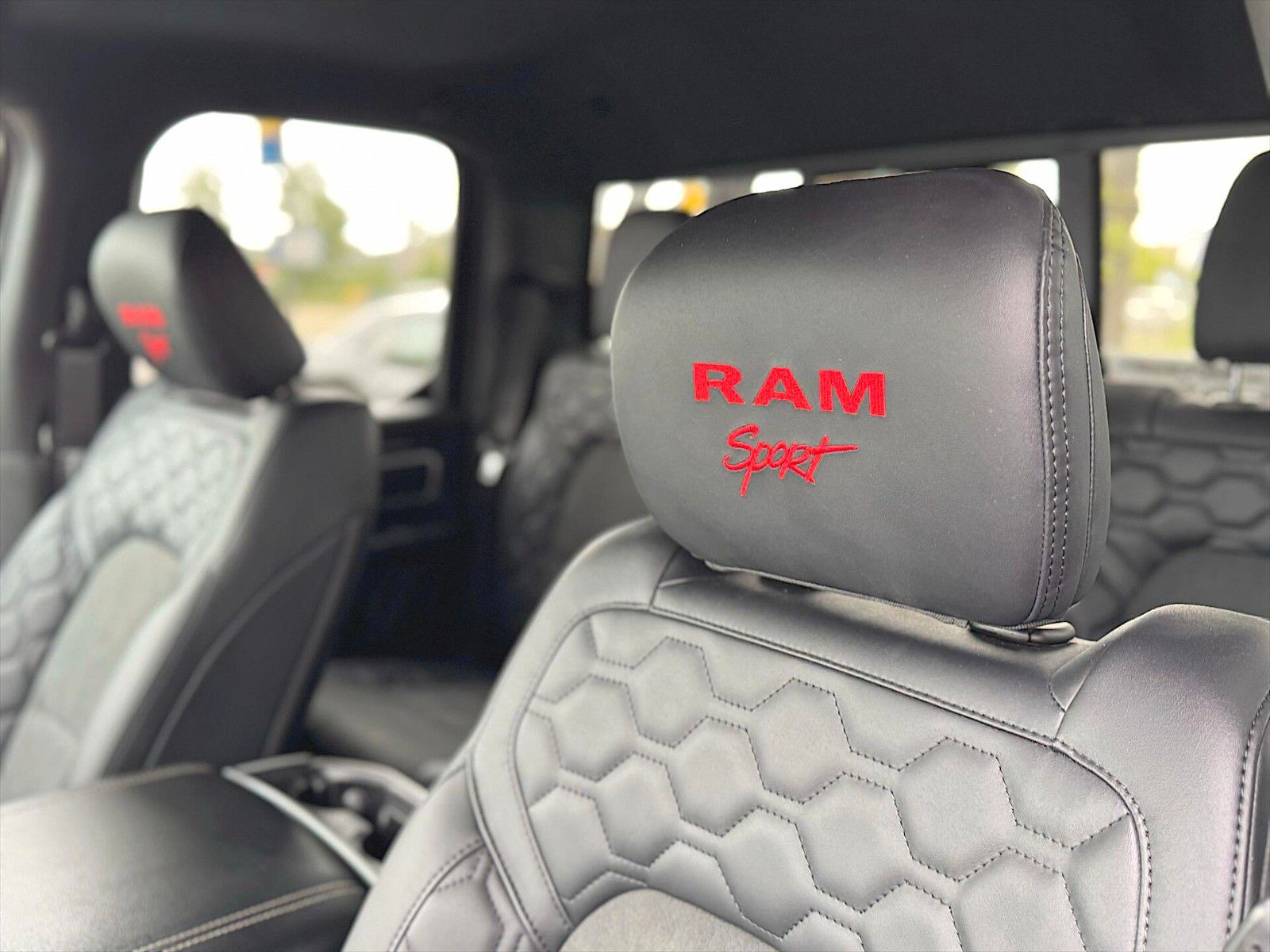 Fahrzeugabbildung Dodge RAM 5.7 V8 HEMI SPORT NIGHT Offroad 4x4 LED