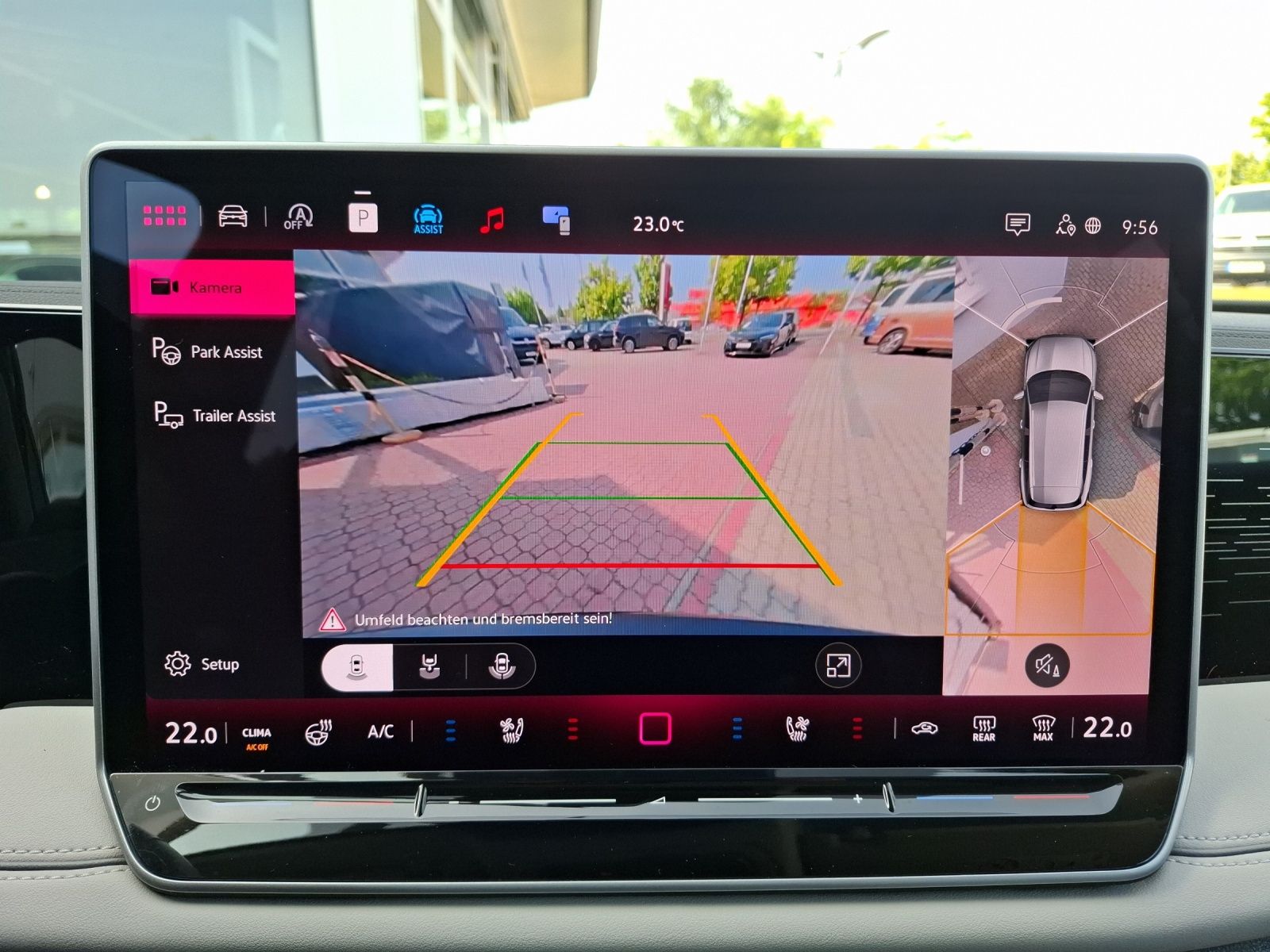 Fahrzeugabbildung Volkswagen Tiguan TDI Elegance DSG Matrix STH AHK Navi Pano