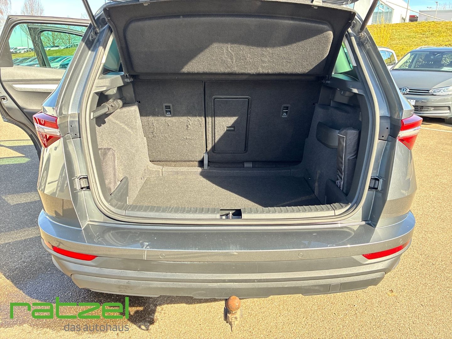 Fahrzeugabbildung SKODA Karoq Tour 4x4 Ambition TDI 2.0 ALLRAD AHK LED N