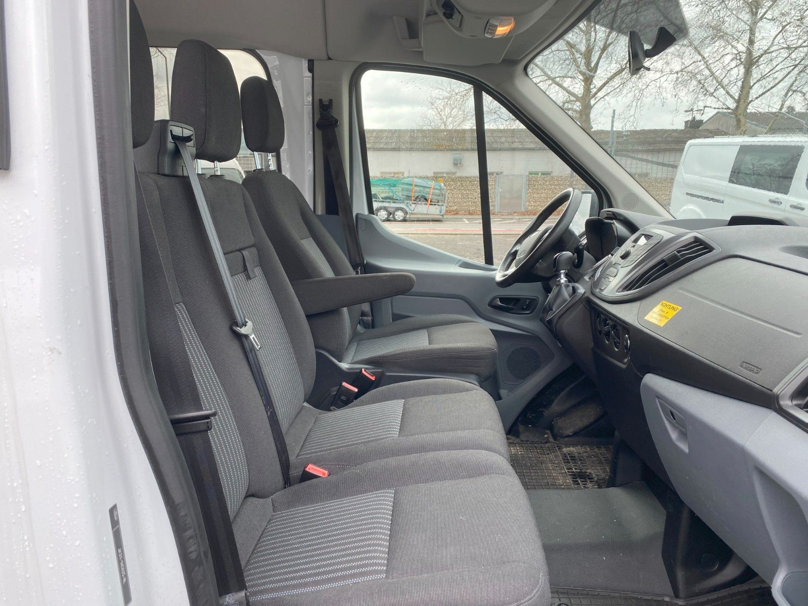 Fahrzeugabbildung Ford Transit Kombi 350 L3 Trend,9SitzerROLLSTHULRAMPE