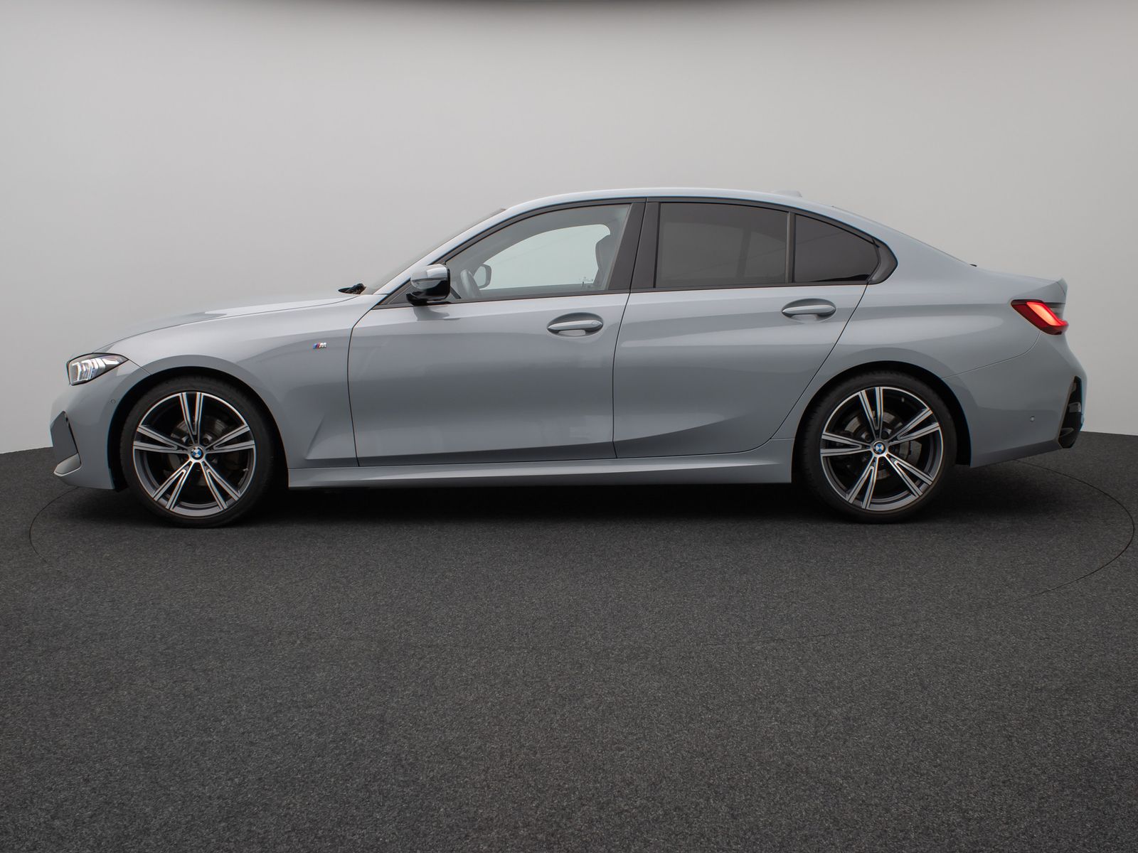 Fahrzeugabbildung BMW 320d MSport Kamera DAB HiFi Komfort Leder 19Zoll