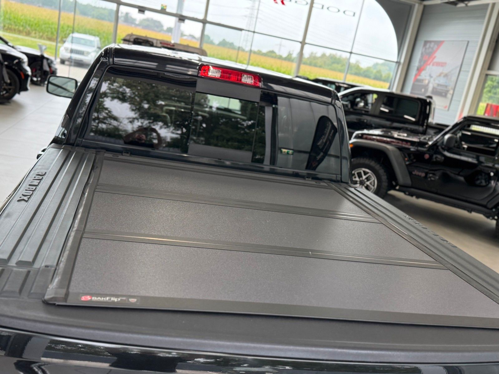 Fahrzeugabbildung Dodge RAM 5,7 Laramie Crew Cab LPG DVD RAM BOX 1.Hand