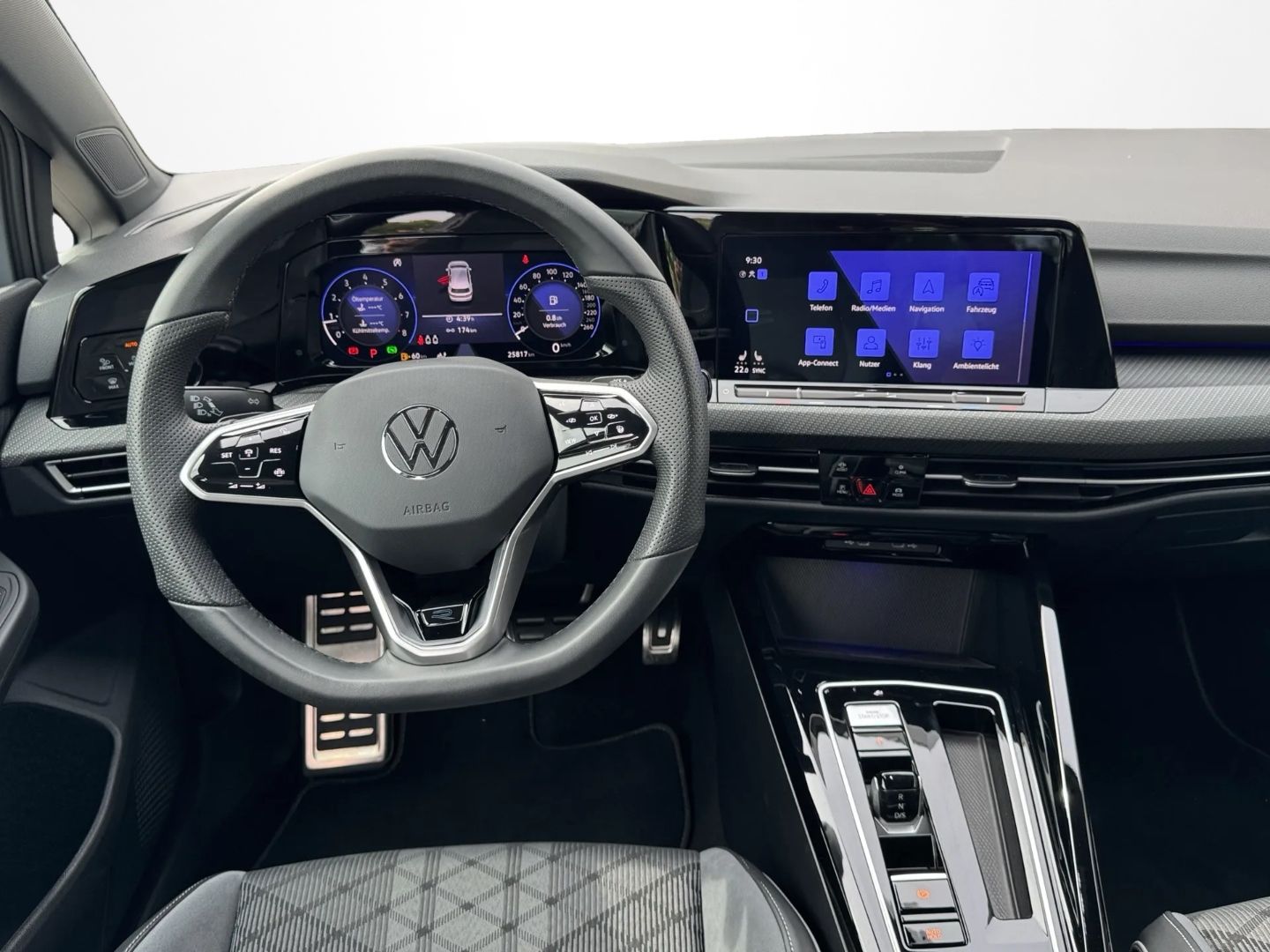 Golf VIII 1.5 eTSI DSG R-LINE *LED+*KAMERA*