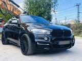 BMW X6 M50d LED/HUD/StHz/22"/SoftClose/SpS/M-Bremse - BMW X6 M50 mit Schiebedach