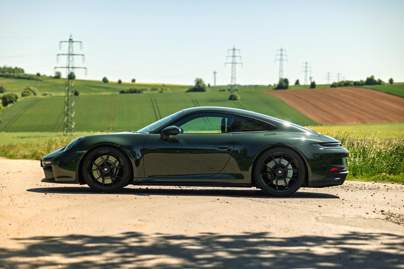 Porsche 992 GT3 Touring underberg Schale Lift BOSE