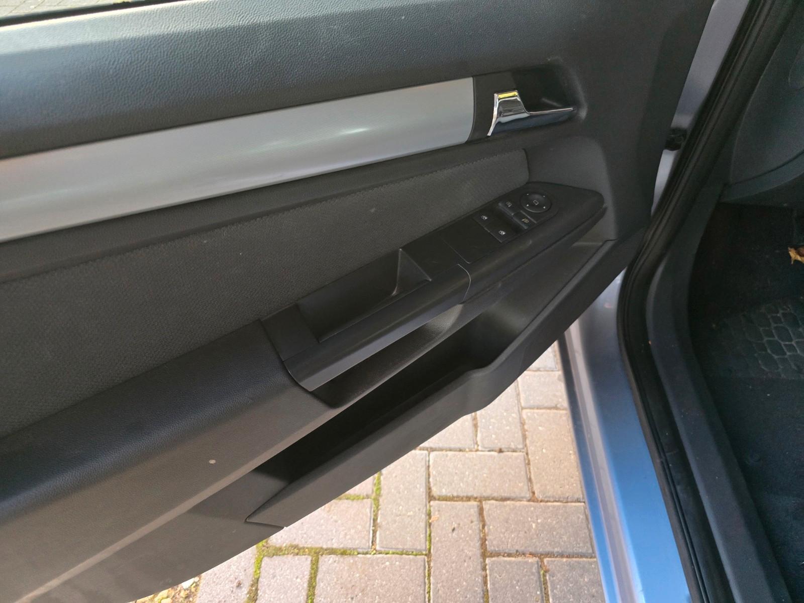 Opel Astra 2005 — photo 6