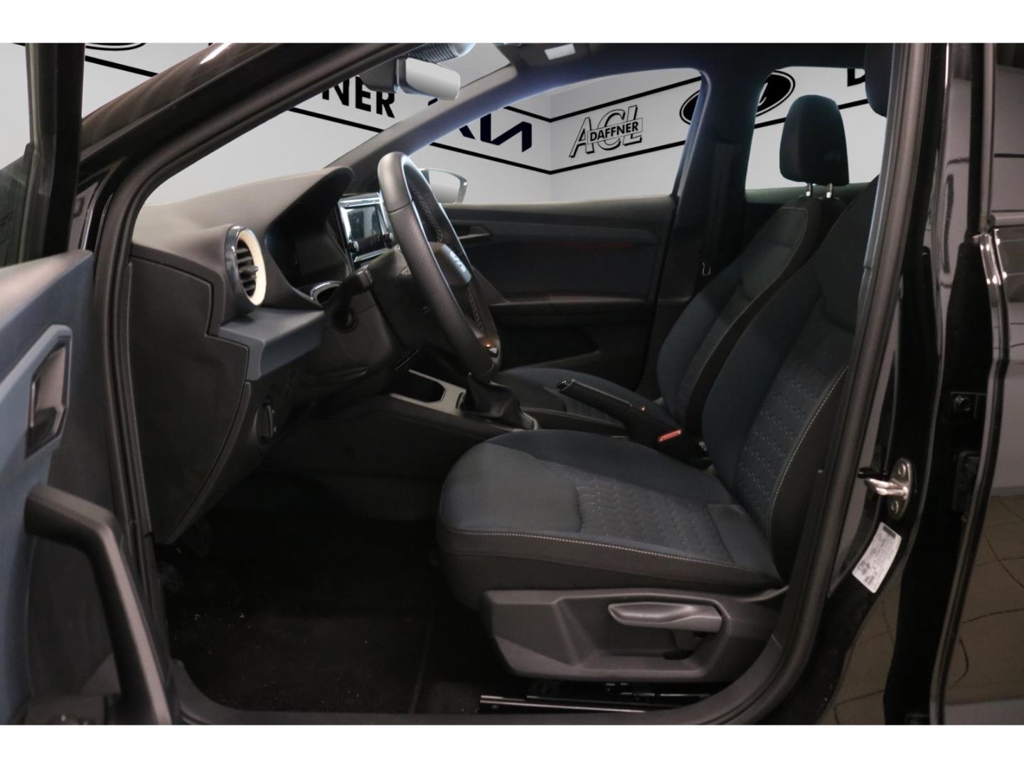 Fahrzeugabbildung SEAT Ibiza 1.0 MPI 59 kW Style Digitales Cockpit LED