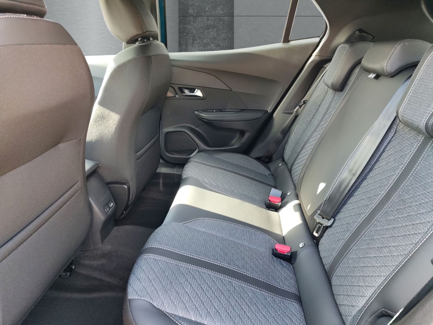 Peugeot 2008 - Bild 9