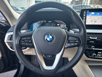 BMW 530e xDrive A Touring HiFi DAB WLAN RFK Shz