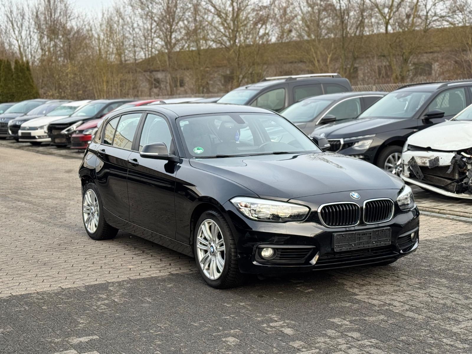 BMW 118i Lim. 5trg.  *Vollleder*93TKM*Navi*