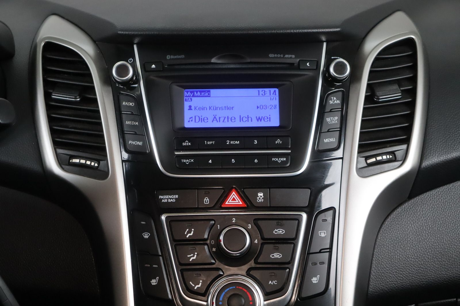 Fahrzeugabbildung Hyundai i30 cw 1. Hand * Klima * Top