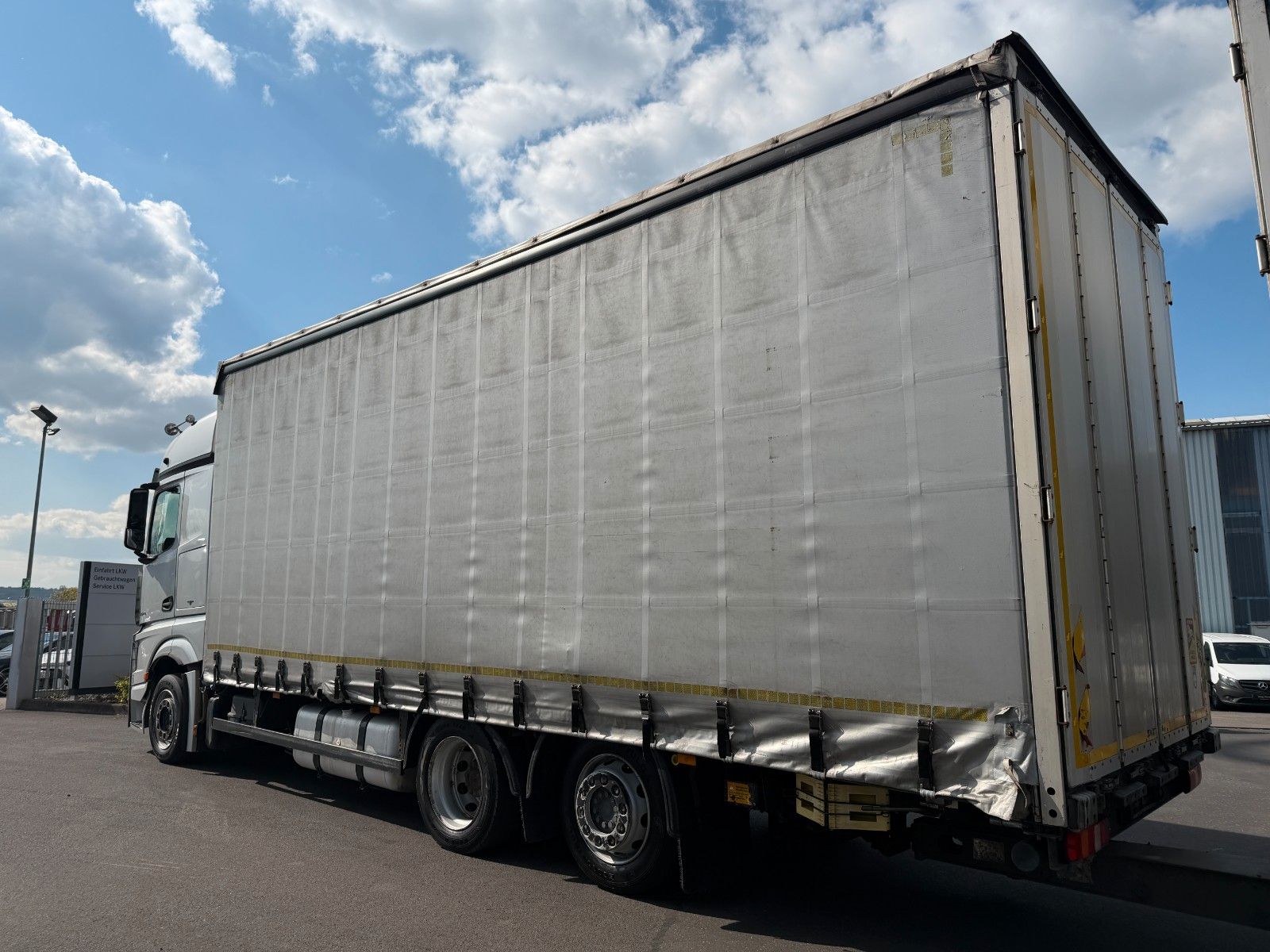 Fahrzeugabbildung Mercedes-Benz Actros 2545 L 6x2 Retarder Schiebeverdeck
