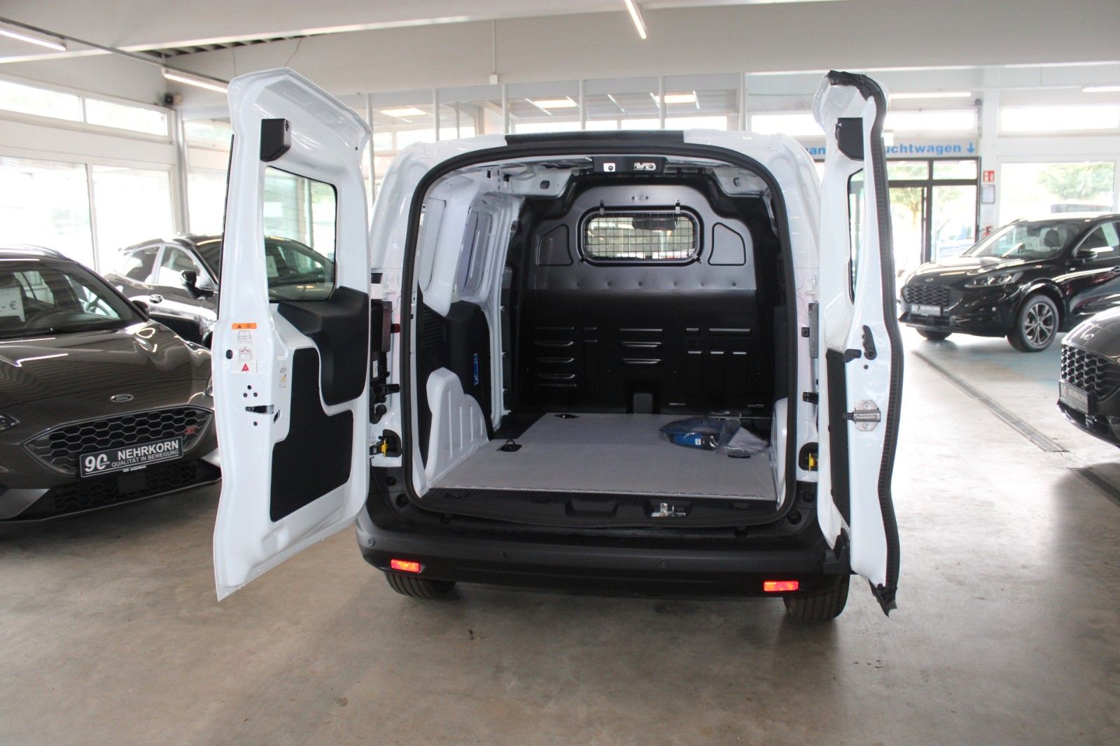 Fahrzeugabbildung Ford Transit Courier BEV TREND Klima Winter Fahrerass