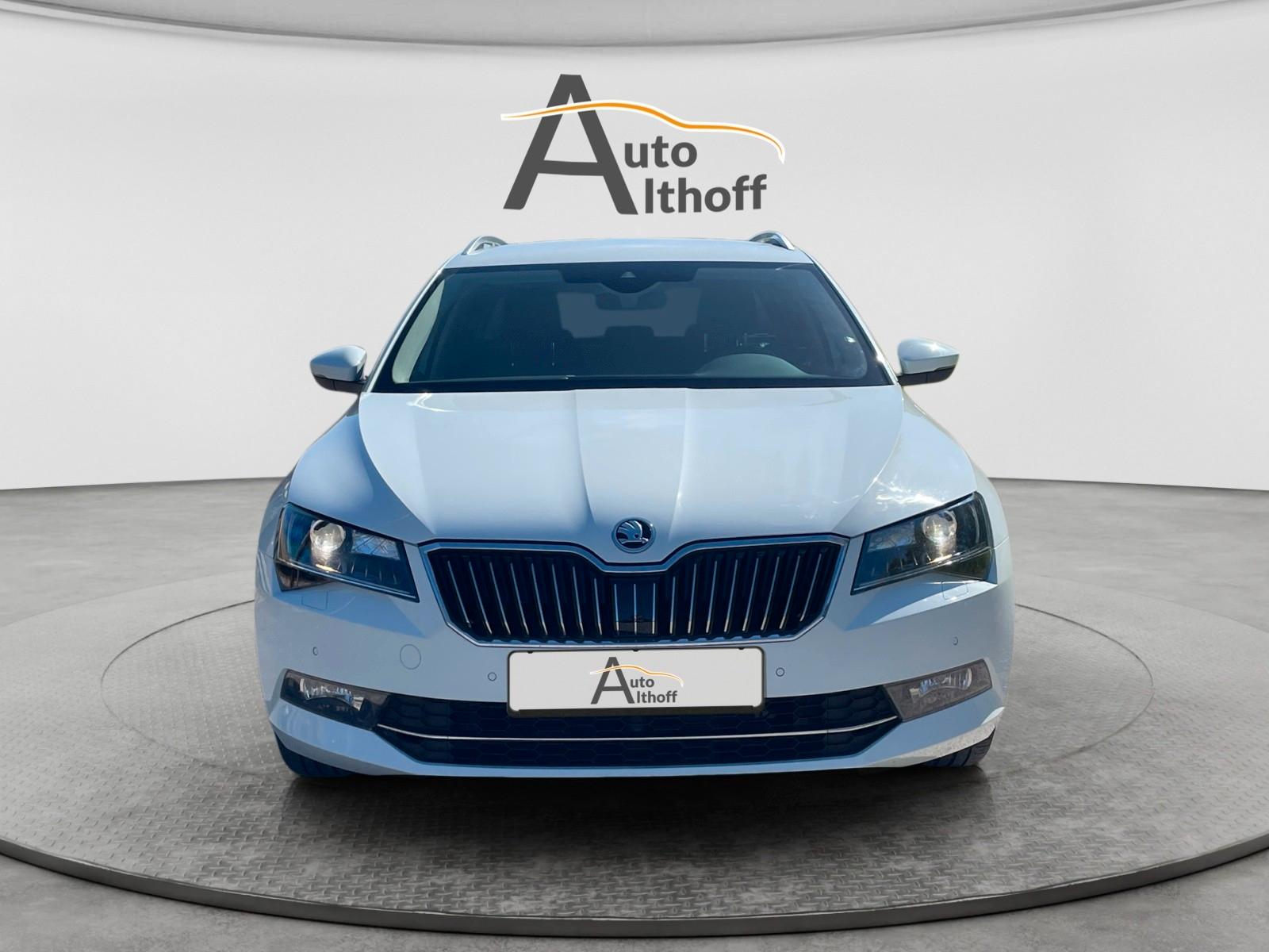 Skoda Superb Combi 1.8 TSI Style AHK BI-XEN SHZ PDC