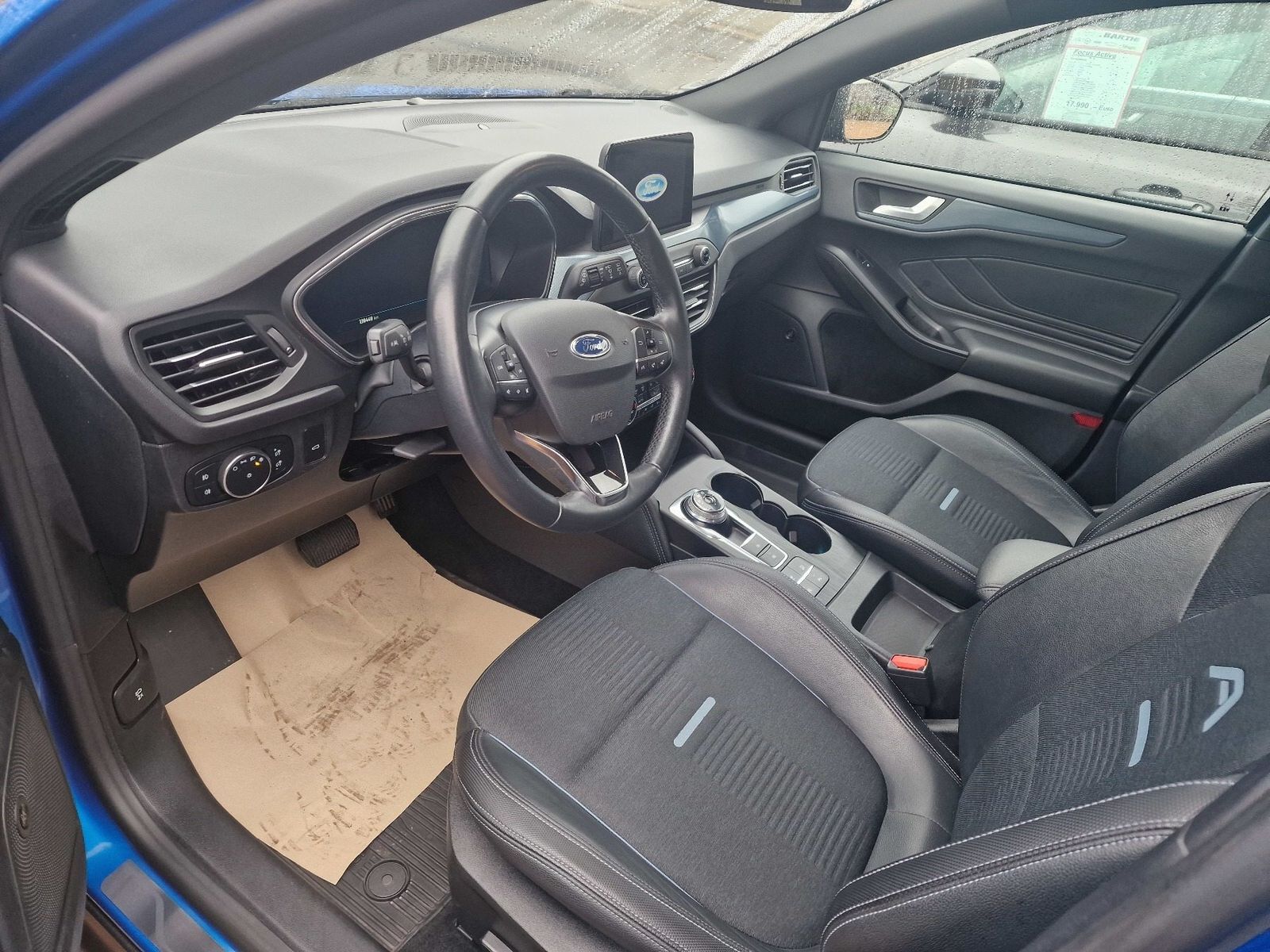 Fahrzeugabbildung Ford Focus Turnier Active X, AHK,Kamera,Navi, LED