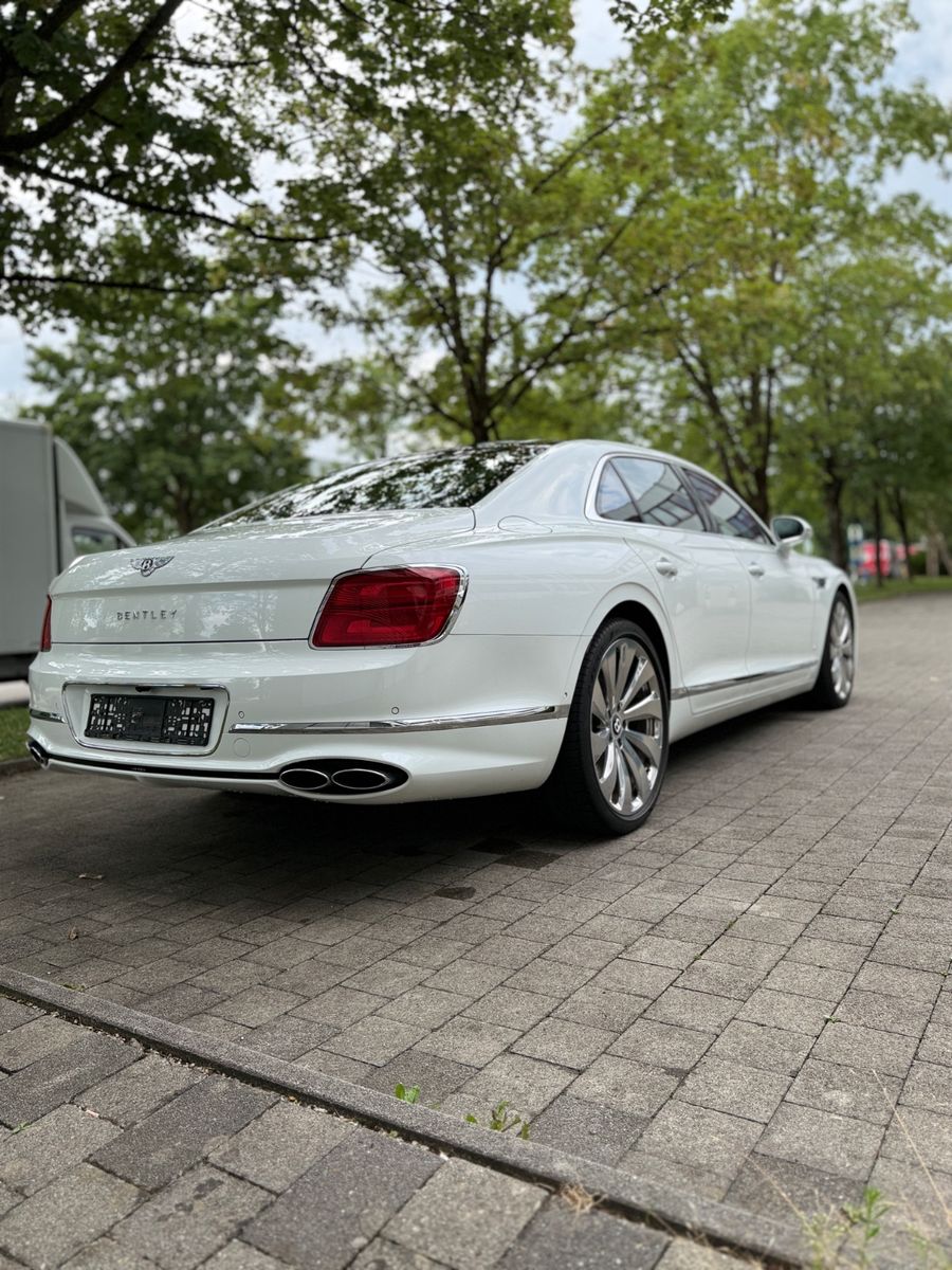 Bentley Flying Spur V8 Naim VOLL EXCLUSIV INDIVIDUAL foto 9