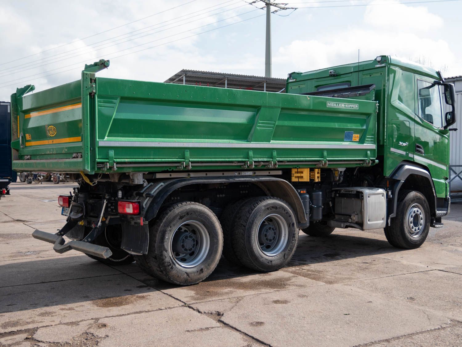 Fahrzeugabbildung DAF FAT XFC 530 SL Meiller TRIGENIUS D 316